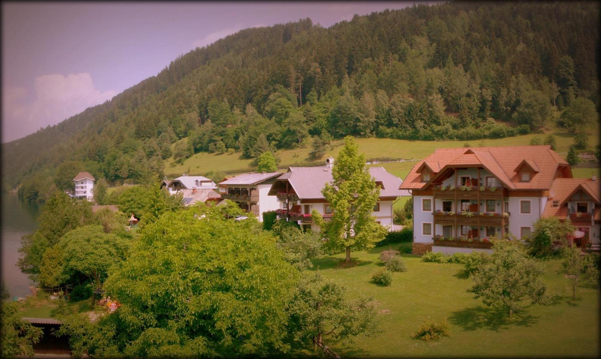 Ferienwohnungen Fischerhaus - Direkt Am See ミルシュタット エクステリア 写真